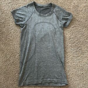 Lululemon swiftly tech short sleeve grey shirt size 4